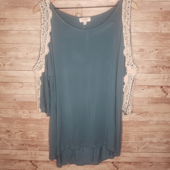 Umgee Tops - Umgee Blouse Size Small